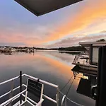 Botel Hausboot Leukermeer