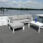 Botel Hausboot Leukermeer *