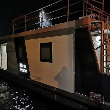 Hausboot Leukermeer * Well (Limburg)