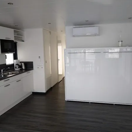 Hausboot Leukermeer Well (Limburg)