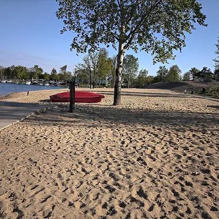 Hausboot Leukermeer بوتيل