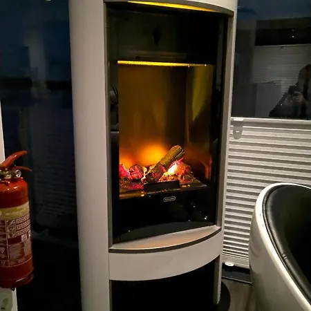 Hausboot Leukermeer بوتيل ليمبورخ