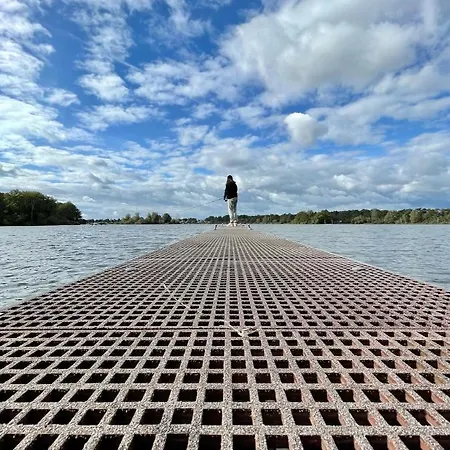 بوتيل Hausboot Leukermeer *