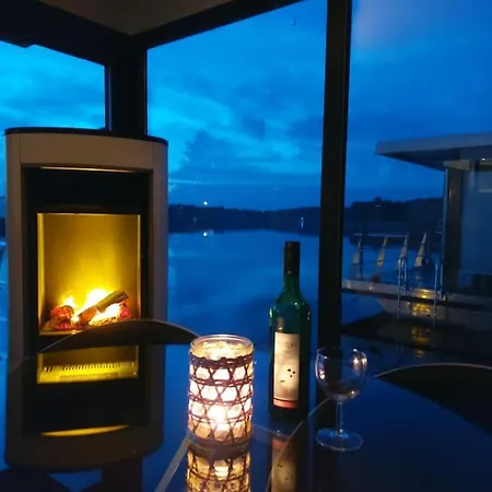 Hausboot Leukermeer Well (Limburg)