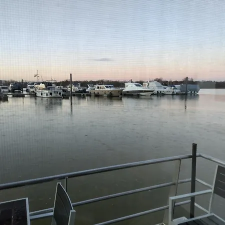 Hausboot Leukermeer Well *