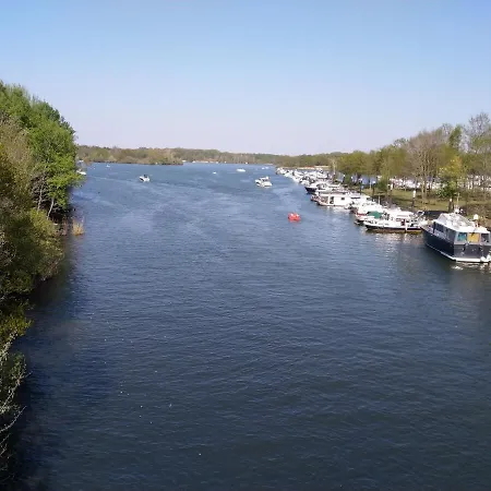 بوتيل Hausboot Leukermeer *