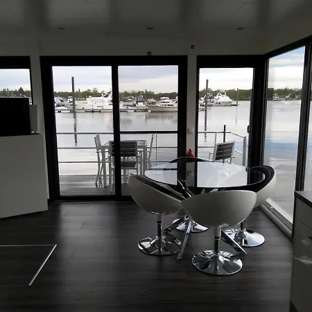 Hausboot Leukermeer Hotel en barco Well (Limburg)