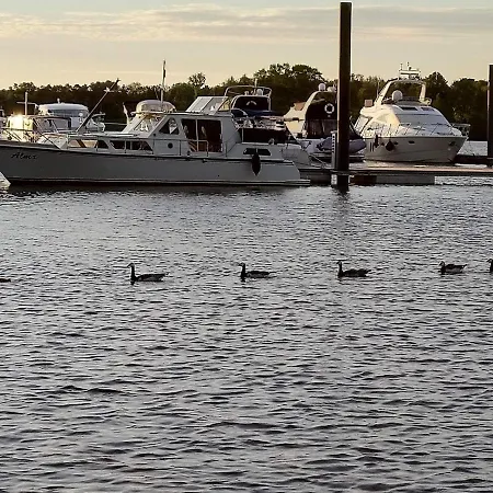 Hausboot Leukermeer بوتيل