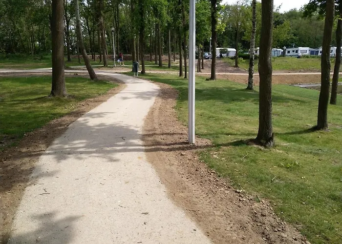 Hausboot Leukermeer Ботель *