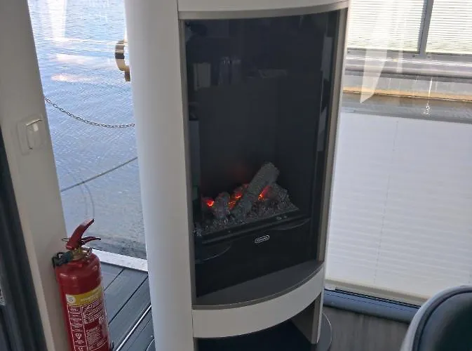 Hausboot Leukermeer * Велл