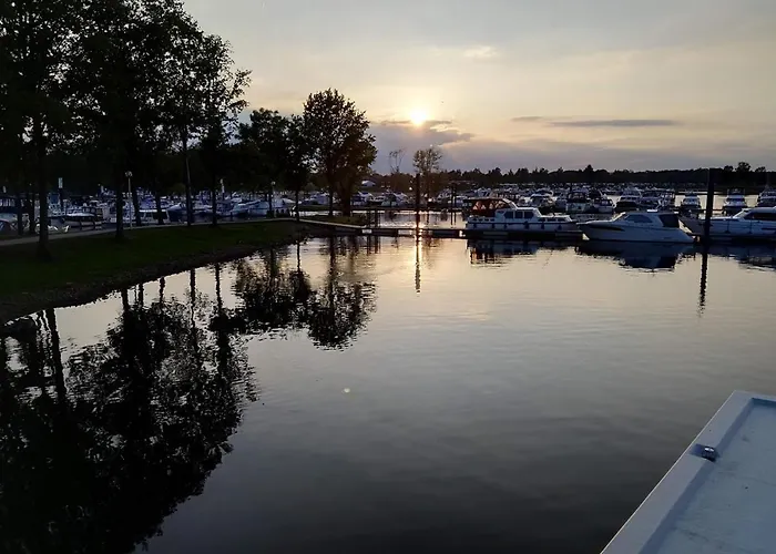 Hausboot Leukermeer * Well (Limburg)