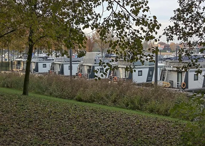 Ботель Hausboot Leukermeer Велл