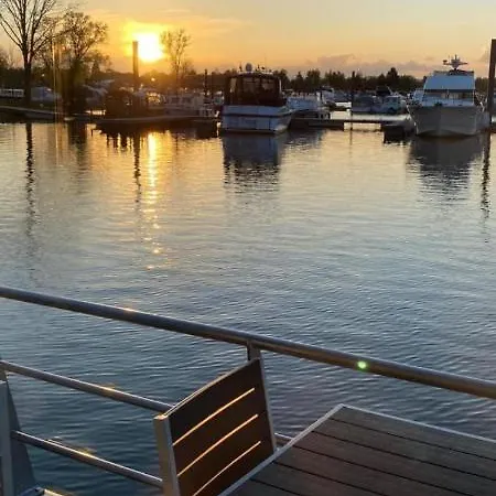Hausboot Leukermeer Well