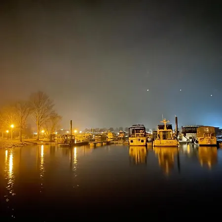 Hausboot Leukermeer Well Botel Well (Limburg)