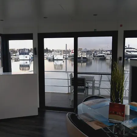 船上ホテル Hausboot Leukermeer