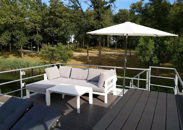 Hausboot Leukermeer 船上ホテル *